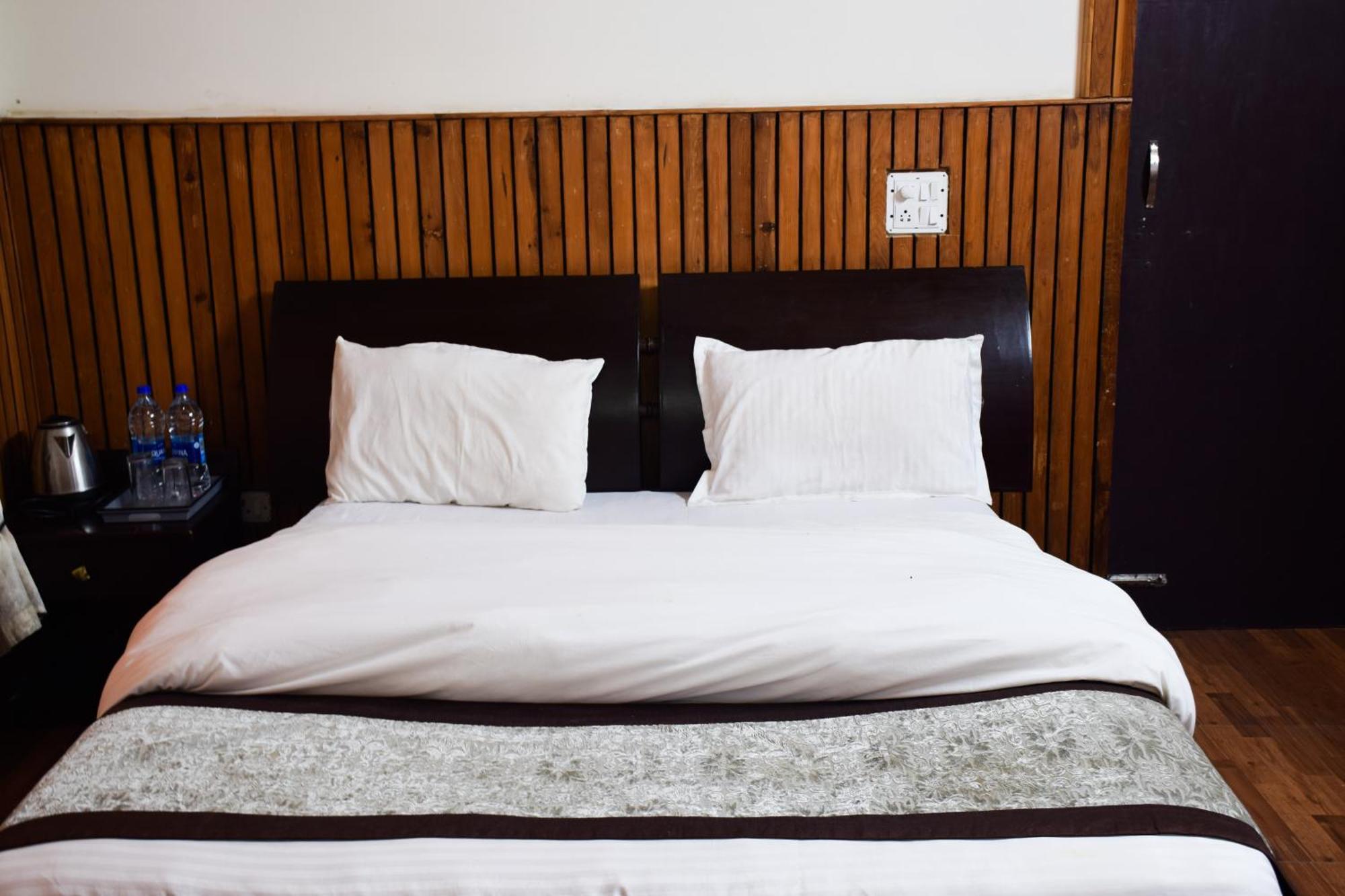 The Canadian Woods Resort Nainital Camera foto
