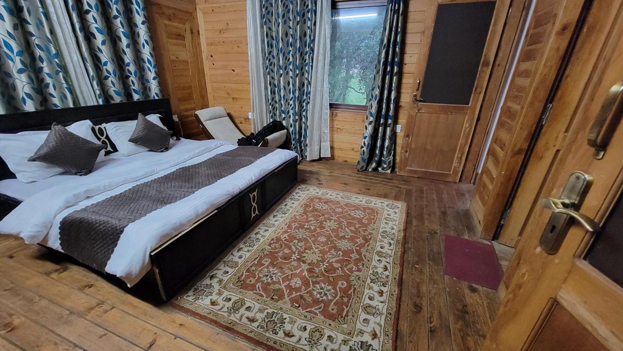 The Canadian Woods Resort Nainital Camera foto